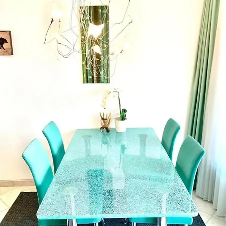 Gian: Near Congress Center & Winter Activities Apartment Davos